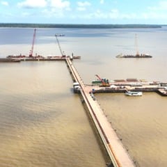 Com cerca de 710 metros de extensão, além de área de receptivo para grandes navios com infraestrutura de apoio aos passageiros, como pontos de embarque e desembarque e atendimento aos passageiros.