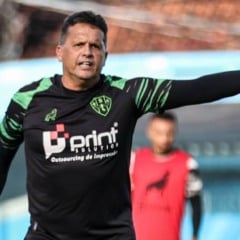 Técnico bicolor estuda suas opções para o jogo de sábado - Foto: Matheus Vieira/PSC