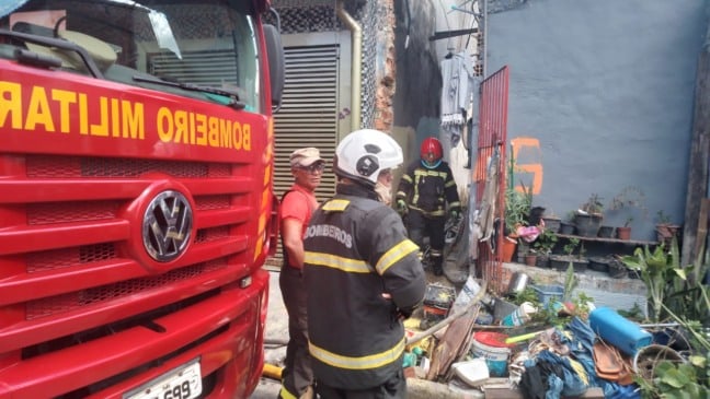 Um incêndio foi registrado na tarde desta sexta-feira (4) na Passagem Rosa, localizada entre Curuzu e Chaco, no bairro do Marco, em Belém.