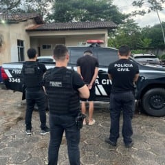 Um homem, o qual não teve sua identidade revelada pela Polícia Civil, foi preso acusado de ter ameaçado sua ex-namorada