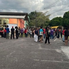 O velório dos estudantes está sendo realizado no campus da UFPA e está aberto à comunidade acadêmica e ao público em geral. Foto: Pedro Valdez