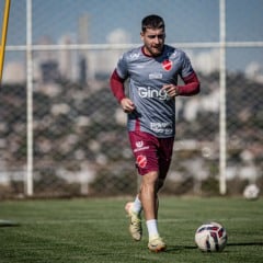 João Vieira avalia momento com o Vila Nova e projeta "decisão" contra o Avaí