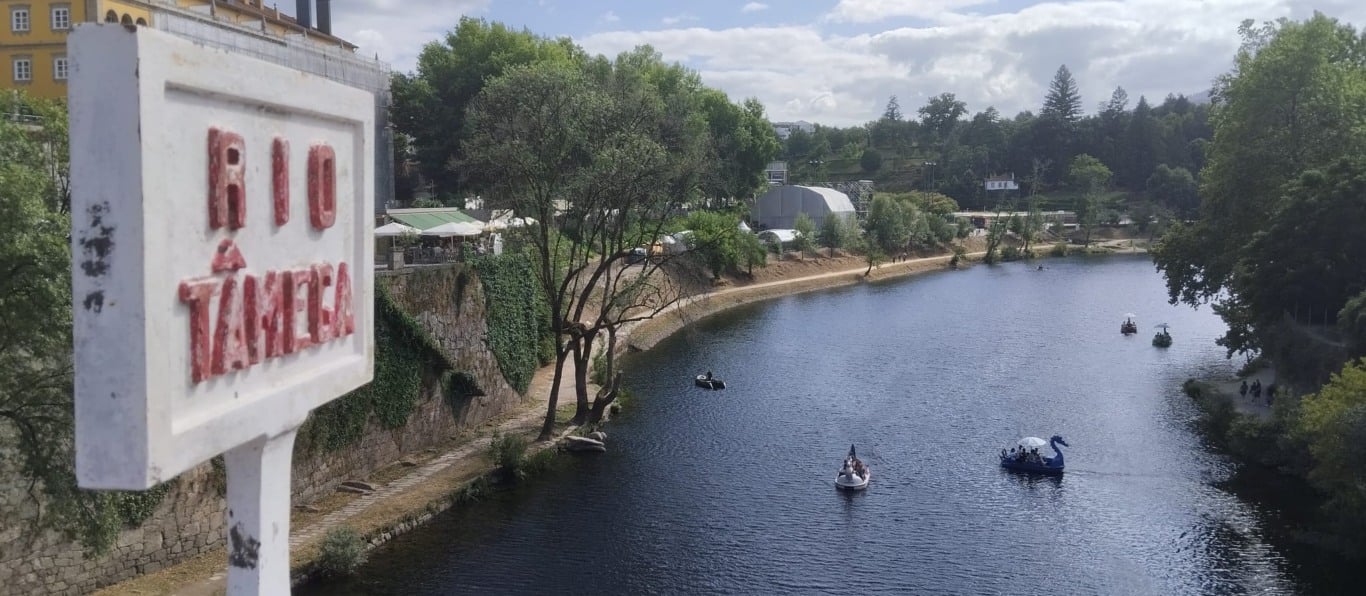 A natureza de um rio incontrolável no norte de Portugal