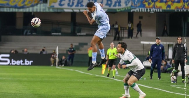 Atacante brilhou na vitória contra o Coxa; Foto: Jorge Luís Totti/Paysandu