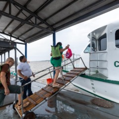 O clima de verão em Belém ganhou um reforço especial neste mês de julho com o início da operação do Geladão Fluvial