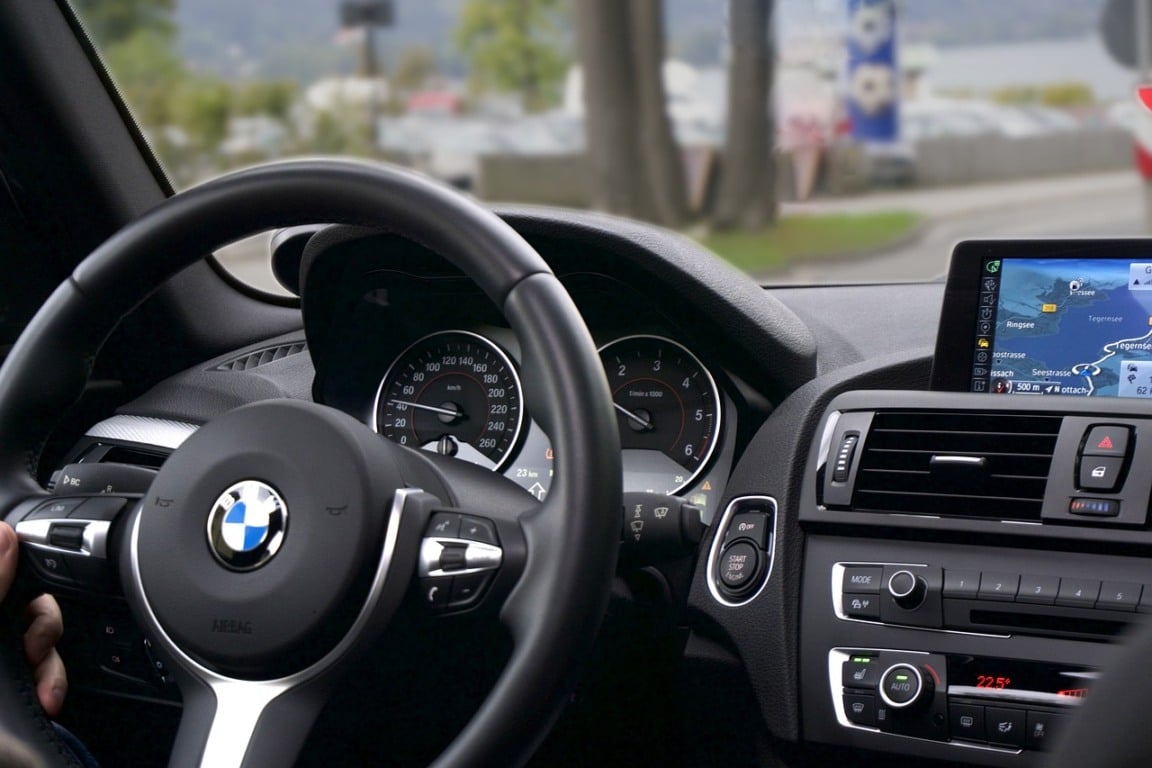 Embora o termo GPS ainda seja amplamente usado, ele se refere especificamente ao sistema americano Embora o termo GPS ainda seja amplamente usado, ele se refere especificamente ao sistema americano