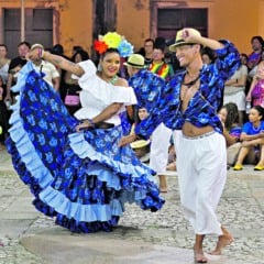 Encontro das culturas do Pará e Maranhão se encontraram com as danças do Carimbó e Cacuriá na capital São Luís.