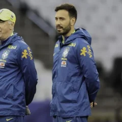 O Botafogo fechou neste domingo (6) a contratação de Davide Ancelotti, de 35 anos, para comandar a equipe principal.