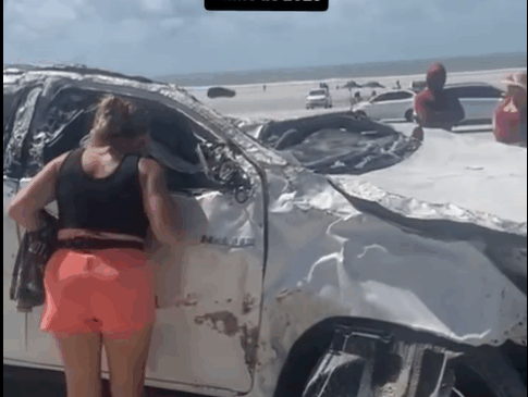 Alta temporada de atolados: Hilux vira “barco” em Salinas