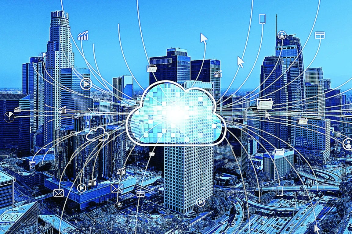 O funcionamento da tecnologia se baseia na centralização de serviços de software e hardware em uma única estrutura, capaz de atender milhares de usuários simultaneamente
FOTO: DIVULGAÇÃO O funcionamento da tecnologia se baseia na centralização de serviços de software e hardware em uma única estrutura, capaz de atender milhares de usuários simultaneamente
FOTO: DIVULGAÇÃO