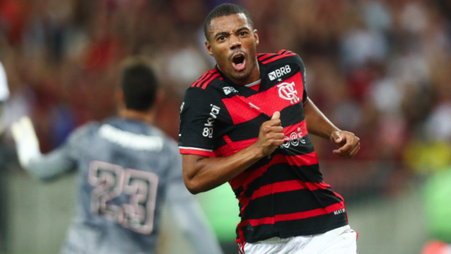 Uma mensagem privada enviada pelo chefe do departamento médico do Flamengo, José Luiz Runco, acendeu uma crise nos bastidores do clube