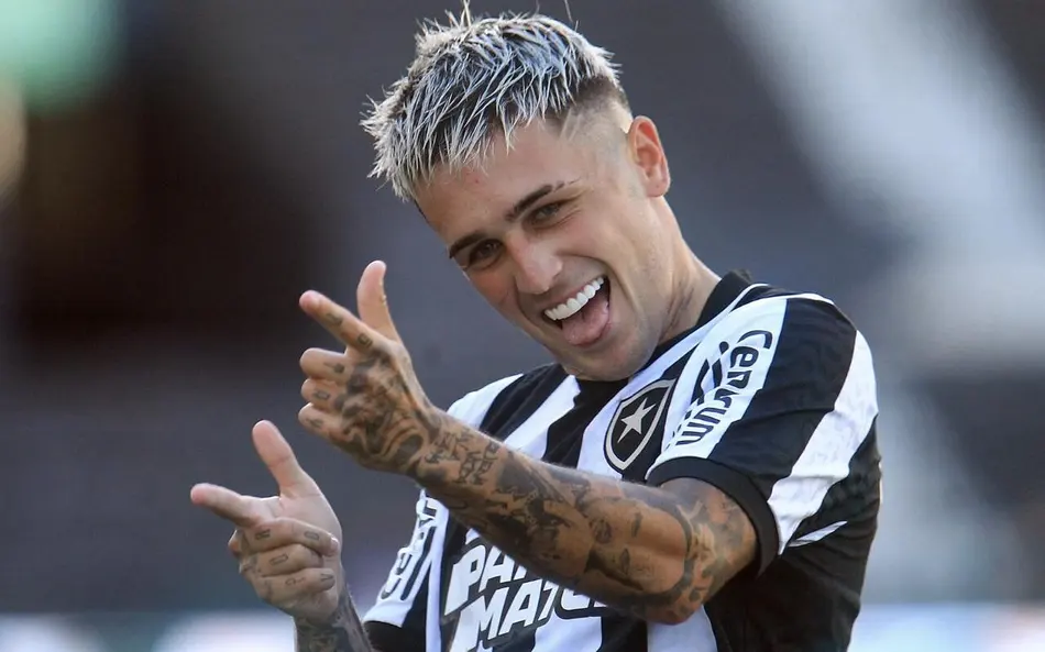 O meia-atacante uruguaio Diego Hernández, do Botafogo, está a caminho do Clube do Remo para a disputa da Série B do Campeonato Brasileiro