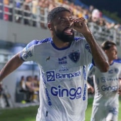 Diogo Oliveira está fazendo a alegria da Fiel com seus gols - Foto: Jorge Luis Totti/PSC