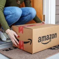 Durante os dois dias de evento, a Amazon promete descontos em diversas categorias, incluindo eletrônicos, moda, beleza, entre outros.