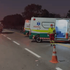 Um grave acidente envolvendo uma carreta, um micro-ônibus e um ônibus deixou cinco mortos na BR-153, em Porangatu, no norte de Goiás.