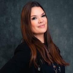 Natália era uma voz ativa no incentivo ao empreendedorismo feminino, autodenominando-se mãe, esposa, empreendedora e líder.