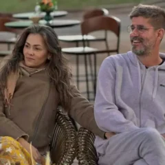 Suzana Alves, conhecida pelo icônico papel de "Tiazinha" nos anos 1990, anunciou nas redes sociais o fim de seu casamento com o ex-tenista Flávio Saretta