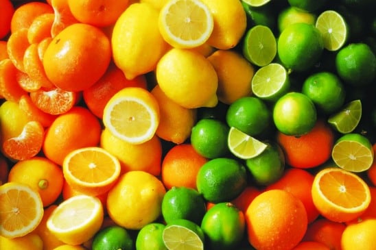 Nesse período de férias é preciso ficar atento ao manuseio de alguns frutos, principalmente no momento da exposição ao sol, com riscos de sensibilidade e manchas que são difíceis de serem retiradas