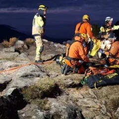 A criança, diagnosticada com Transtorno do Espectro Autista (TEA), foi localizada por volta das 17h40 com auxílio de um drone com câmera térmica, após cerca de quatro horas de buscas.