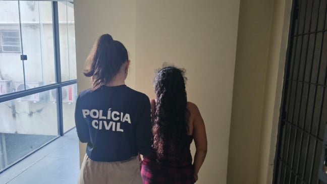 Uma mulher foi presa em flagrante, na última quarta-feira (02), suspeita de praticar maus-tratos contra a própria neta, uma criança de 9 anos, em Belém.