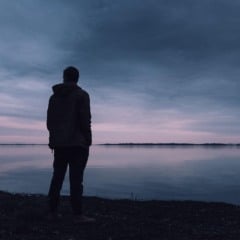 Saber identificar as diferenças entre os dois pode ajudar a entender o que você está sentindo e a saber quando procurar ajuda especializada.
