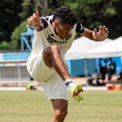 Marlon voltou a marcar com a camisa bicolor - Foto: Jorge Luis Totti/PSC
