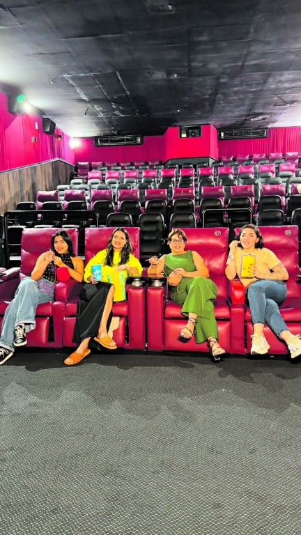 As crocheteiras Monnica Diniz, Paula Brasil, Liliane Melo e Bea Cardoso estão prontas para o Cine Crochê em Belém. FOTO: DIVULGAÇÃO

