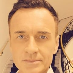 Julian McMahon, ator australiano de "Nip/Tuck" e "Quarteto Fantástico", morre aos 56 anos