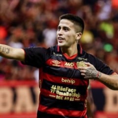 De acordo com informações de bastidores, o meia é um dos alvos do Leão - Foto: Paulo Paiva/Sport