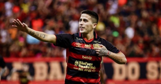 De acordo com informações de bastidores, o meia é um dos alvos do Leão - Foto: Paulo Paiva/Sport