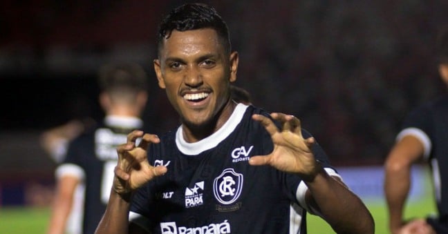O atacante se firma como um dos principais jogadores remistas na Série B - Foto: Samara Miranda/Remo