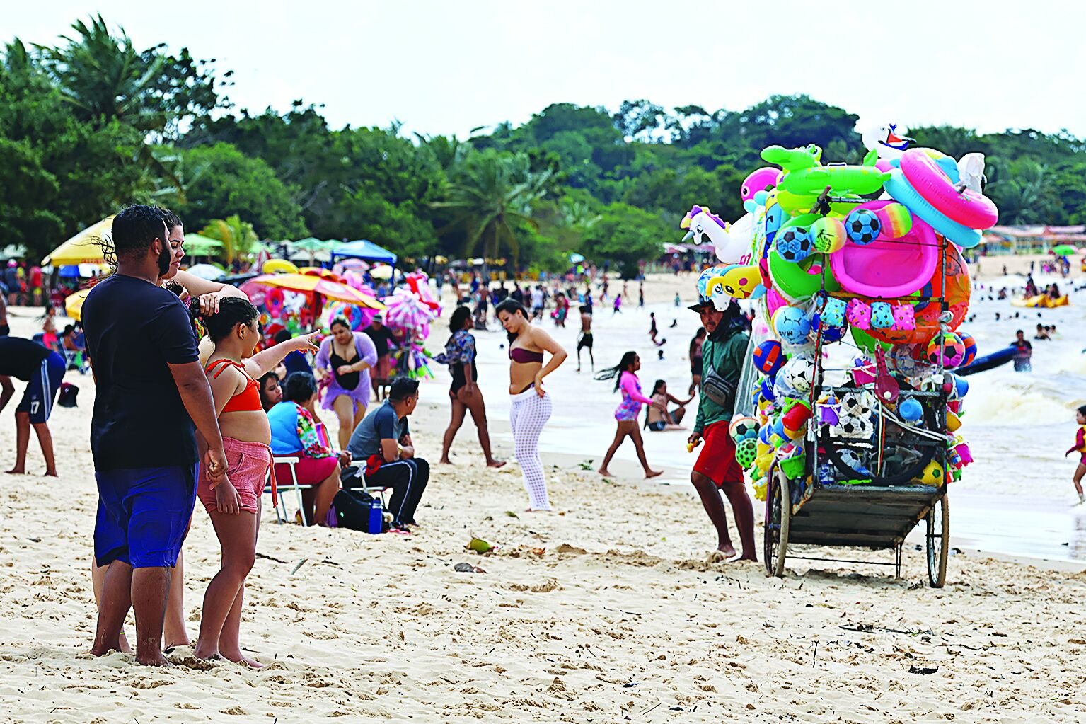 O mês de julho está acabando, mas ainda dá tempo de fazer as malas e curtir um banho de rio ou de mar nos balneários mais procurados pelos paraenses.