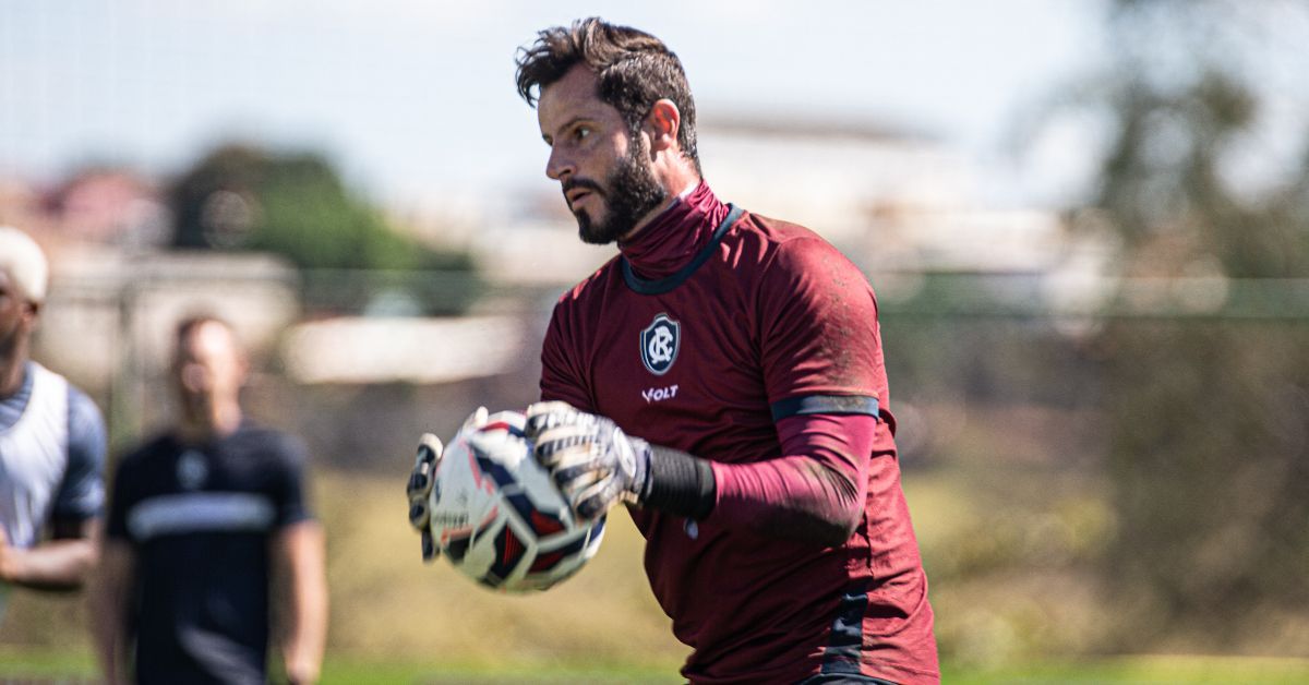 O goleiro, vira e mexe, é eleito o melhor da posição na Série B - Foto: Samara Miranda/Remo