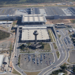Um homem de 46 anos morreu após ser atropelado na pista do Aeroporto Internacional de Viracopos, em Campinas (SP), na madrugada desta quarta-feira (2)
