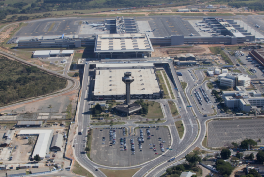 Um homem de 46 anos morreu após ser atropelado na pista do Aeroporto Internacional de Viracopos, em Campinas (SP), na madrugada desta quarta-feira (2)