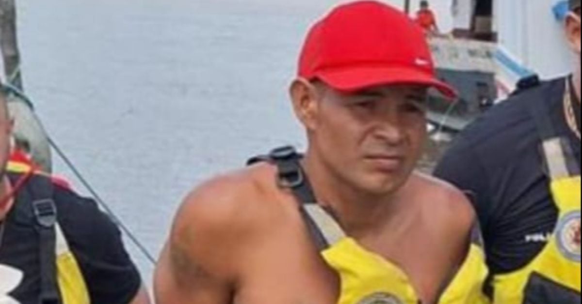 Um pescador foi preso pela Polícia Civil após matar outro pescador com uma facada no coração. O crime ocorreu durante a madrugada de segunda-feira Um pescador foi preso pela Polícia Civil após matar outro pescador com uma facada no coração. O crime ocorreu durante a madrugada de segunda-feira