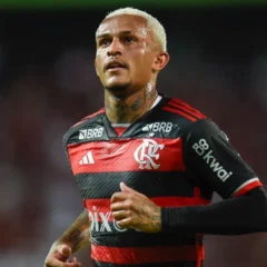 Embora o Flamengo já estivesse ciente das conversas, foi a Roma que primeiro tratou diretamente com os empresários de Wesley