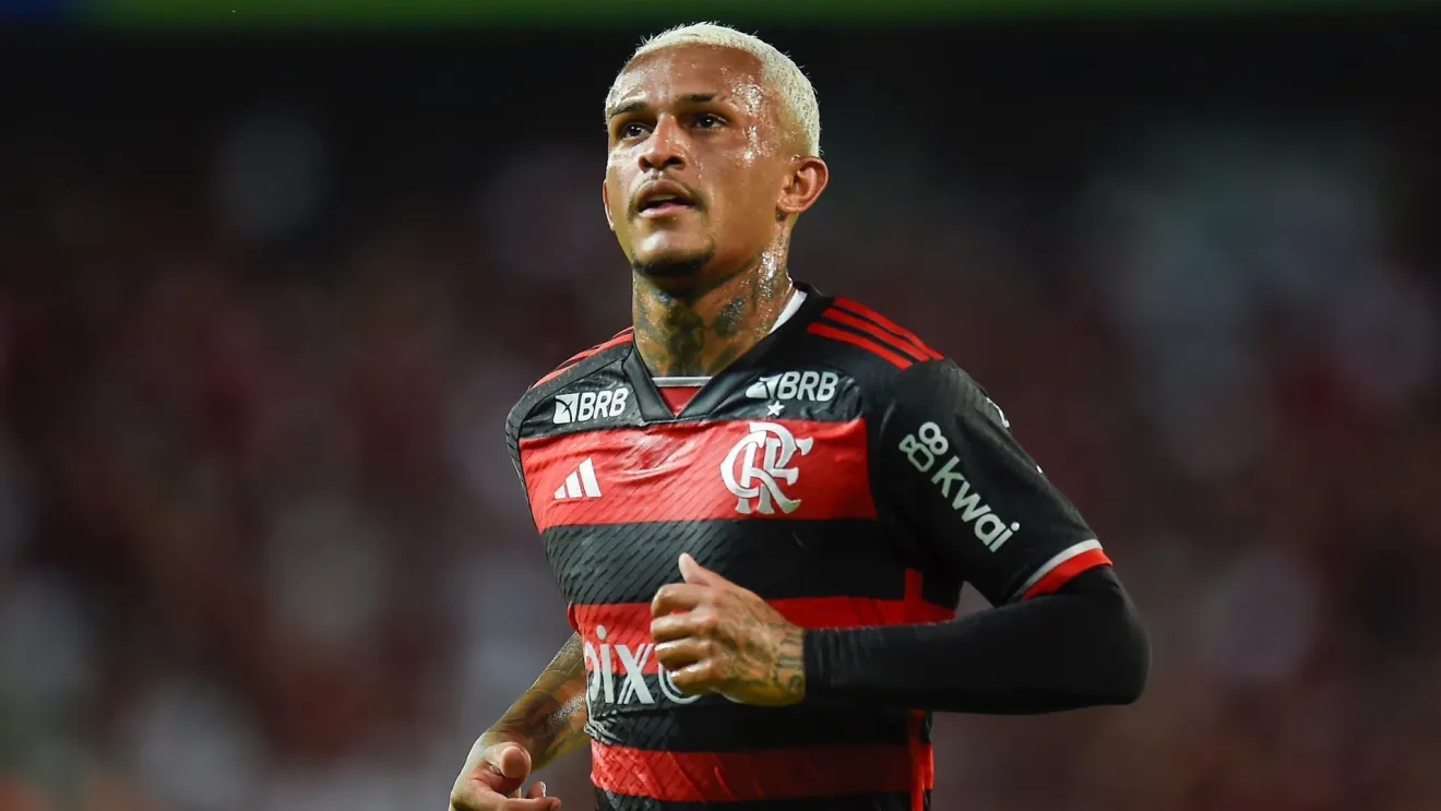 Embora o Flamengo já estivesse ciente das conversas, foi a Roma que primeiro tratou diretamente com os empresários de Wesley