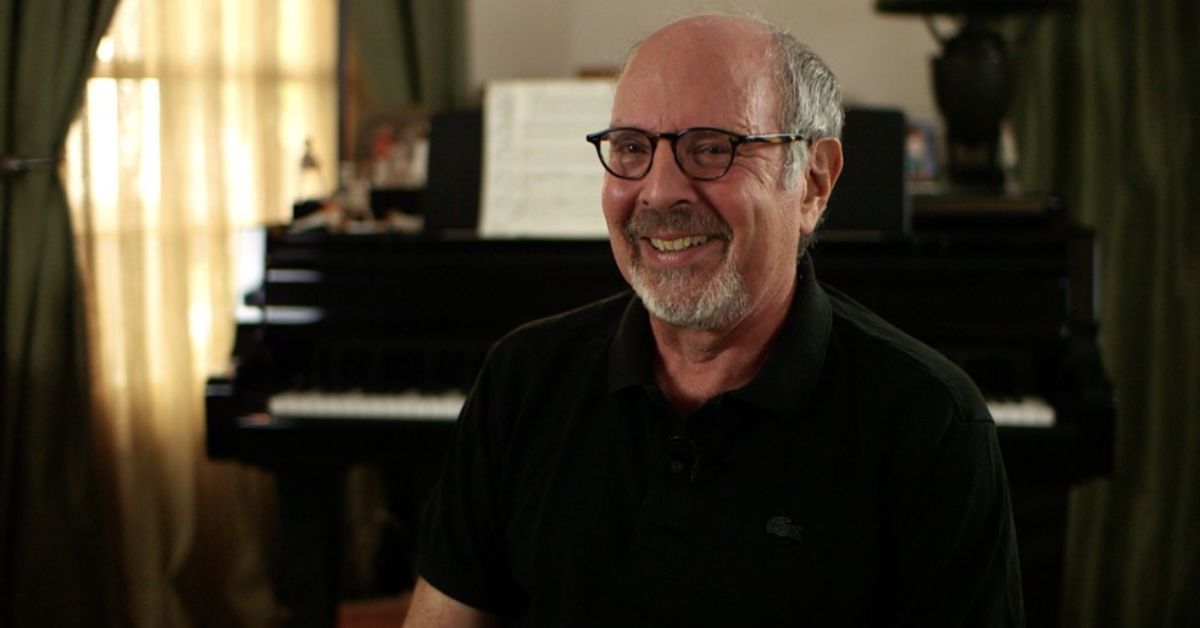 Mark Snow, compositor responsável pela música-tema da aclamada série de suspense "Arquivo X", morreu nesta sexta-feira (4)