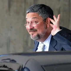 Com voto de Nunes Marques, Palocci vence batalha na Lava Jato