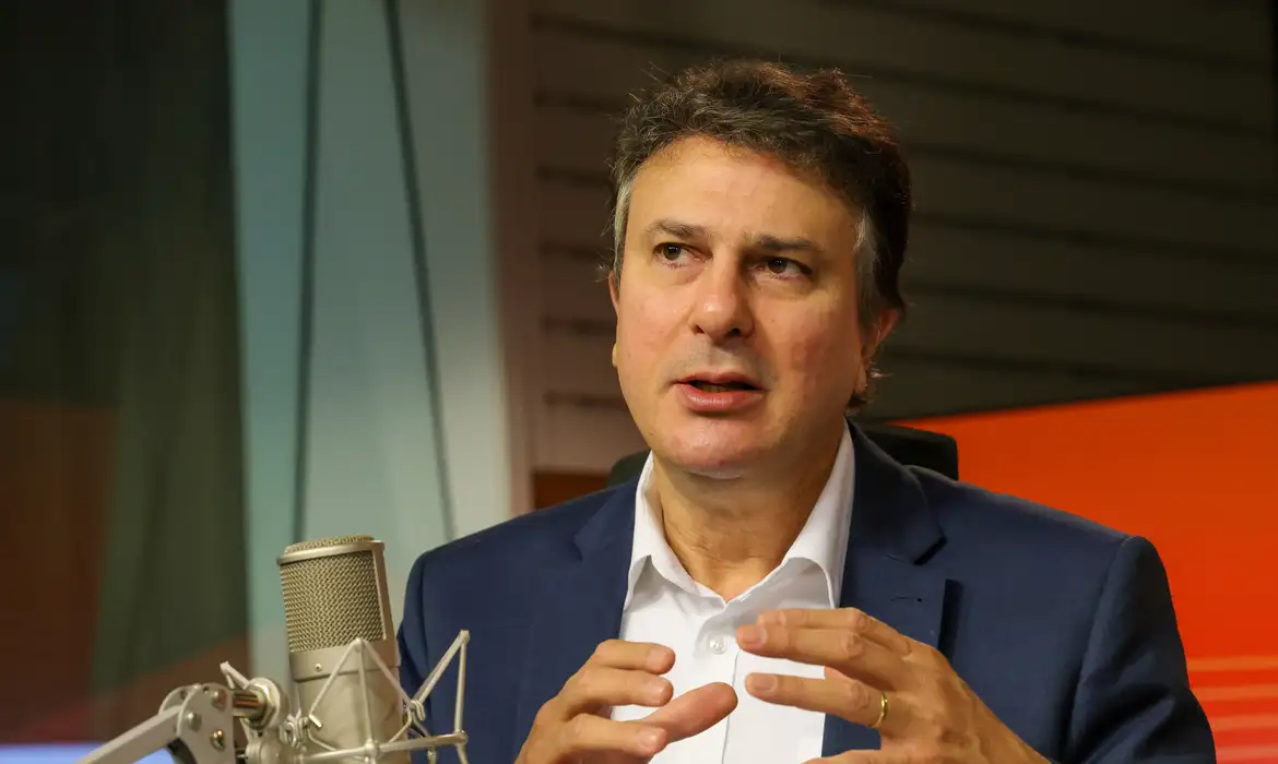 o ministro Camilo Santana anunciou que o presidente Luiz Inácio Lula da Silva irá regulamentar, nos próximos dias, a Política Nacional de Educação Profissional e Tecnológica, vinculada ao ensino médio. Foto: Fábio Pozzebom / Agência Brasil