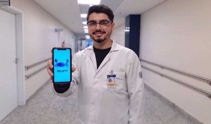 Hospital no RS usa assistente virtual para ajudar pacientes com câncer: conheça a Relaty