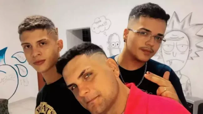 Em uma decisão inédita, a Justiça de São Paulo reconheceu judicialmente a união poliafetiva entre três homens da cidade de Bauru.