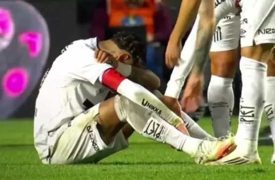 Neymar desabou após o massacre imposto ao Santos. Foto: Reprodução