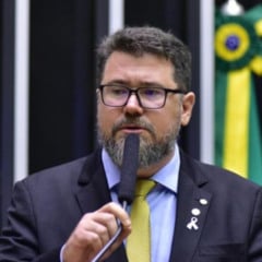 Em sua defesa, o parlamentar afirmou que é autista e que, por isso, não compreendeu o que estava acontecendo