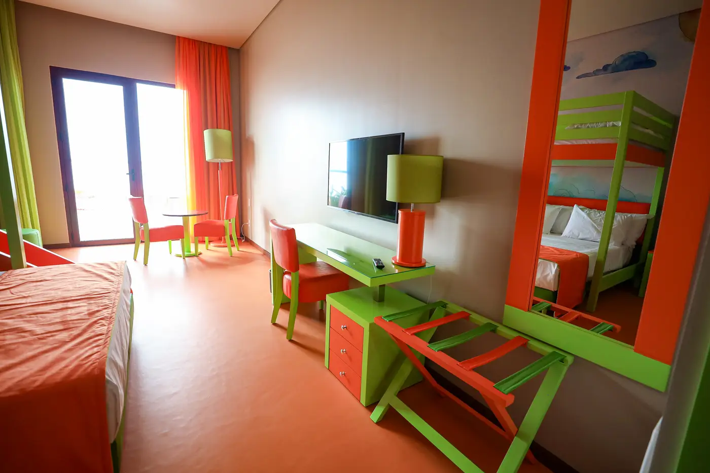 Oportunidade à vista! O novo hotel Vila Galé, no Porto Futuro II, está com 100 vagas abertas e faz mutirão de empregos em Belém!