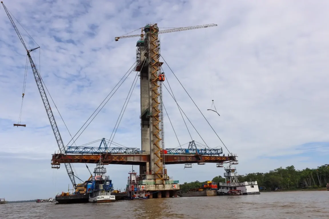 Estado lança segundo par de aduela da nova ponte estaiada entre os dois distritos, e avança com a concretagem das lajes