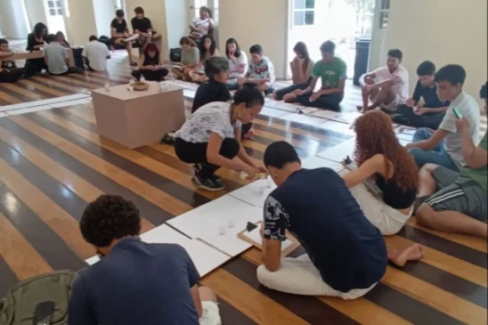 Casa das Onze Janelas recebe exposição ‘SOLOS’ e oficinas de pintura