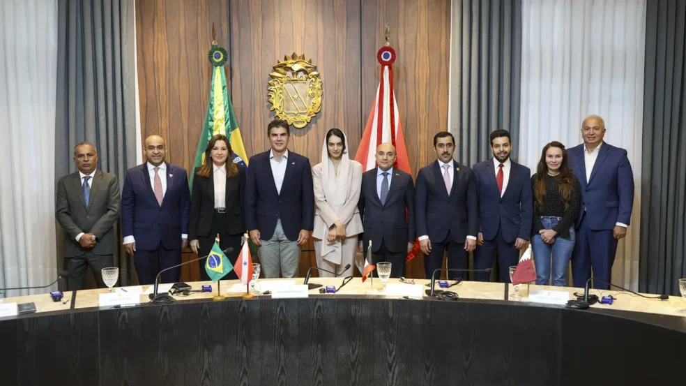 O governador Helder Barbalho e a vice-governadora Hana Ghassan se reuniram com embaixadores dos Emirados Árabes Unidos, Arábia Saudita, Qatar, Kuwait, Omã e Bahrein