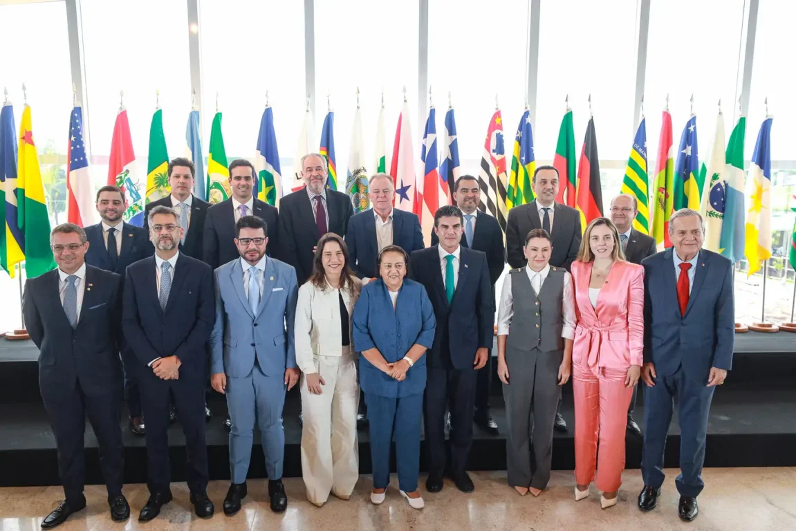 Governadores de 19 estados brasileiros divulgaram uma declaração conjunta de apoio irrestrito à realização da 30ª Conferência das Partes da Convenção-Quadro das Nações Unidas sobre Mudança do Clima (COP30). Foto: Marcelo Lélis /Agência Pará
